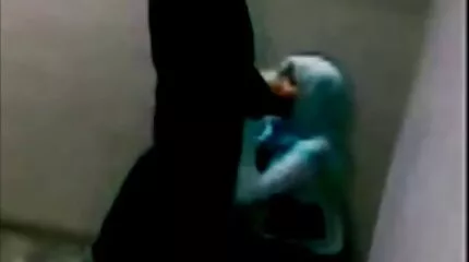 عرضت سكس مترجم عربي امهات تدليك ومارس الجنس مع كتكوت. فيديو جنسي مع Cece Capella