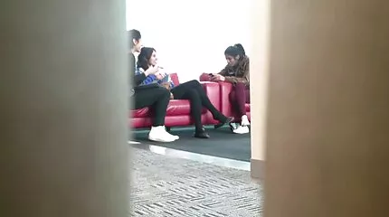 اللسان سحاق امهات مترجم عربي لذيذ و cuni في السيارة مع امرأة سمراء.