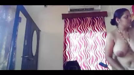 النساء سكس امهات عرب البدينات تلطخ أنفسهن بالحلويات ، ثم يصنعن مداعبات مثلية