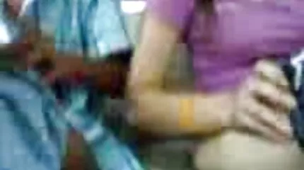 يمارس الجنس مع فتاة شابة اللسان ويمارس سكس ام وابنها مترجم عربي الجنس بعنف بين ساقي الفتاة