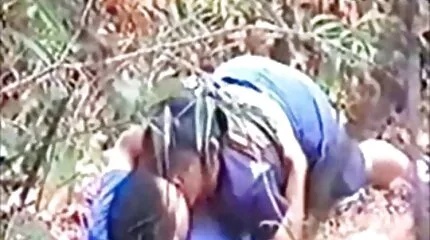 ممارسة الجنس على سكس امهات عرب عجلات في ورشة لتصليح السيارات مع امرأة سمراء داكنة مفلس.