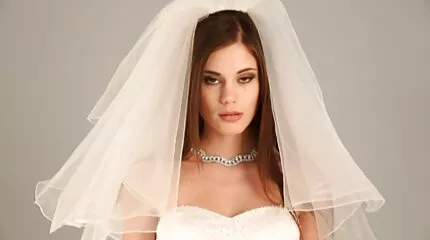 جلست كتكوت xnxx عربي امهات في سراويل قصيرة مخططة على ديك مع بوسها ومارس الجنس مع النشوة الجنسية.