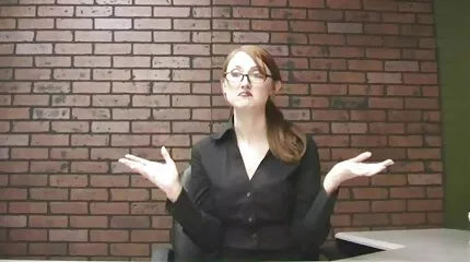 امرأة ناضجة ذات شعر داكن سكس امهات مترجم للعربية في جوارب كانت تستمتع مع عشيقها الأسود