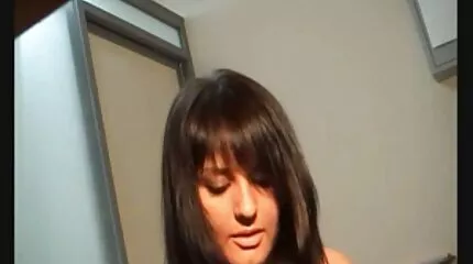 مارس الجنس مع فرخ وسكب نائب الرئيس على الثدي الخارق الكبير سكس امهات مترجم للعربية