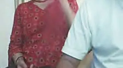 لمست ثدي امرأة امهات سكس عربي سمراء وفجرت بالقرب من النهر على السد.