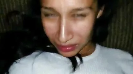 تحول جنسي روسي ، سكس مترجم عربي امهات حيث ينتهي الأمر بالرجل مع وجود الكثير من الحيوانات المنوية في فمه.