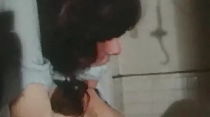 يمارس الجنس في مؤخرة الشقراء مع دسار وقضيب الرجل سكس مع امه مترجم عربي