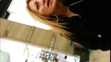 ترتيب الجنس الشرجي مع ديك كبيرة ، بالإضافة إلى الكوسة النيئة. سكس ام وصبي عربي