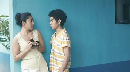 امرأة سمراء جديدة مع نهود صغيرة تحصل مارس سكس ام وبنها عربي الجنس من قبل رجل.