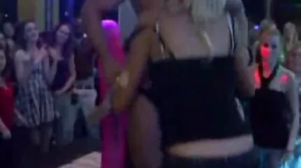 هزة الجماع القوية من سكس ام مع ابنها مترجم عربي رأس الهزاز.