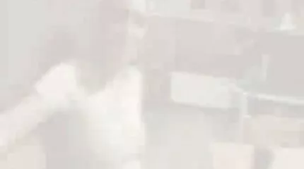 نائب سكس امهات عرب الرئيس على المعدة بعد الثلاثي.