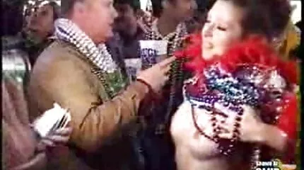 الفاسقات السكارى يعتبرن أن سكس عربي امهات سعادتهن تمتص قضيب التعري.