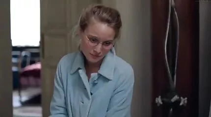 صنعت خنثى داكنة سكس امهات مترجم عربي اللسان وبدأت تمارس الجنس في المؤخرة