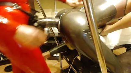 الوثن الإباحية مع الشرج في جوارب والجنس بأزياء مختلفة سكس ام وصبي عربي