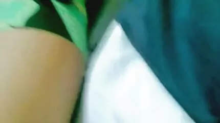 نحيف غنيمة سمراء يحصل مارس الجنس من قبل الديك في عربة سكس عربي ام نقل